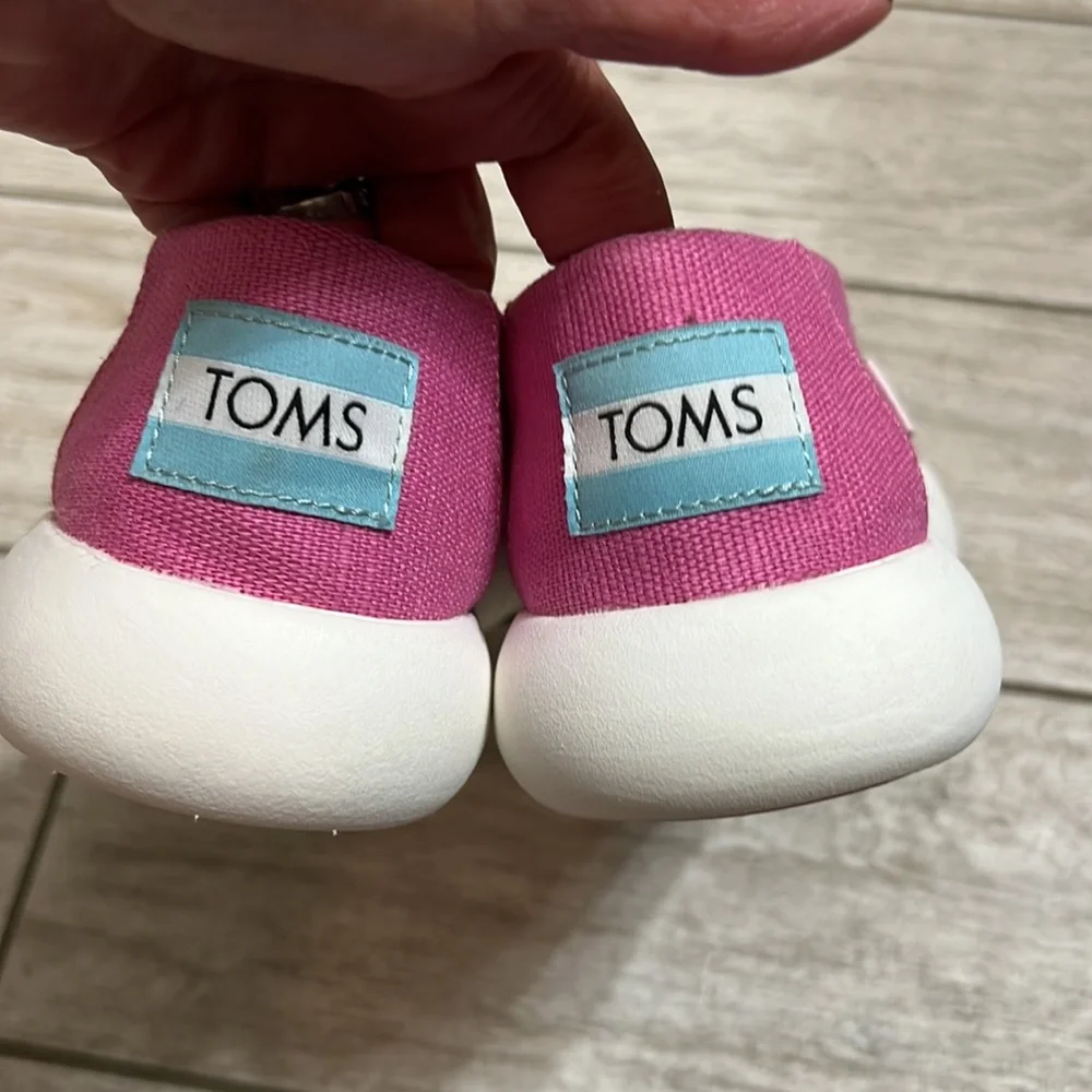 Toms Pink & White Canvas Slip Ons-9.5 - Picture 5 of 9
